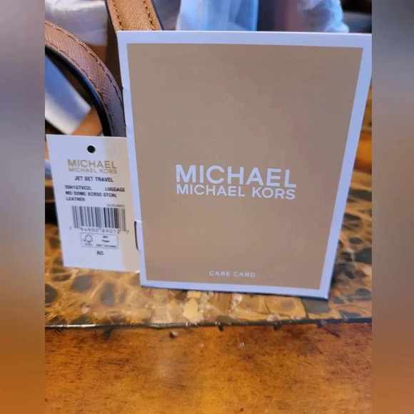 Michael Kors Dome style NWT - Picture 14 of 14